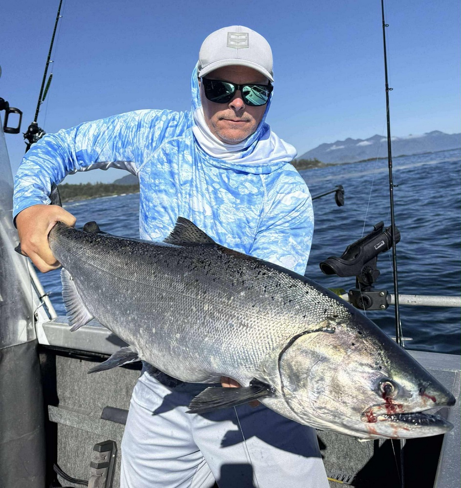 Fishing and lodge photo from Qaayuuk on Kyuquot Sound